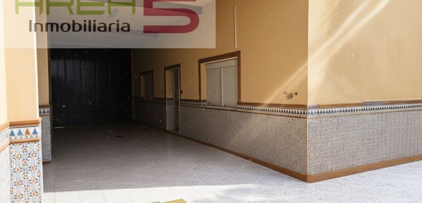 Casa adosada en venta en Arroyo de San Serván