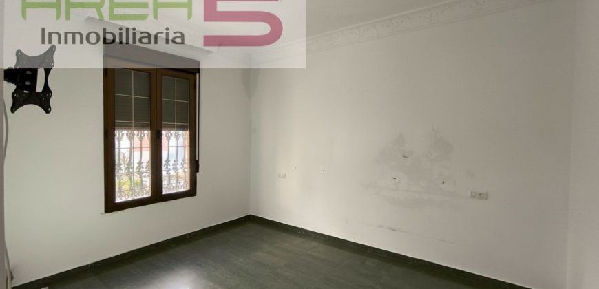 Casa adosada en venta en Arroyo de San Serván