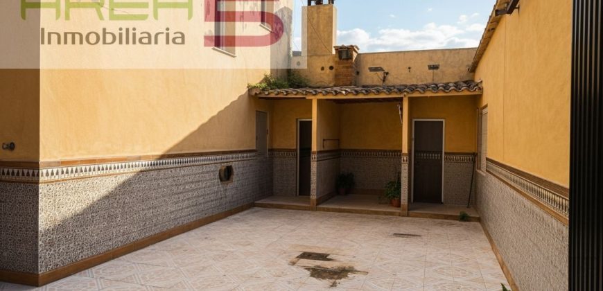 Casa adosada en venta en Arroyo de San Serván