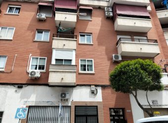 Piso en venta calle Vicente Barrantes