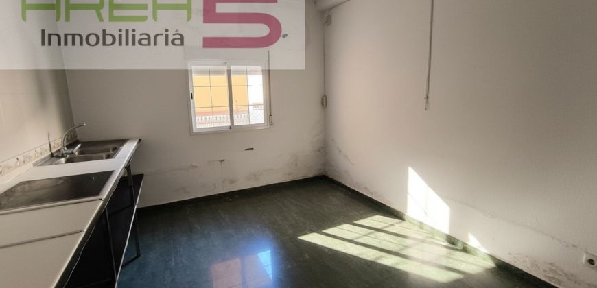 Casa adosada en venta en Arroyo de San Serván